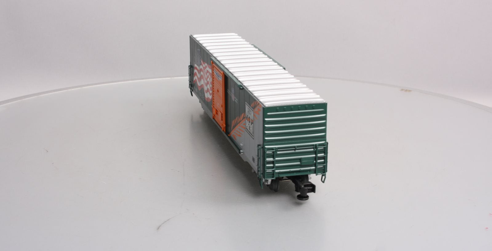 Lionel 6-85407 O Western Pacific Heritage LED Flag Boxcar #1983