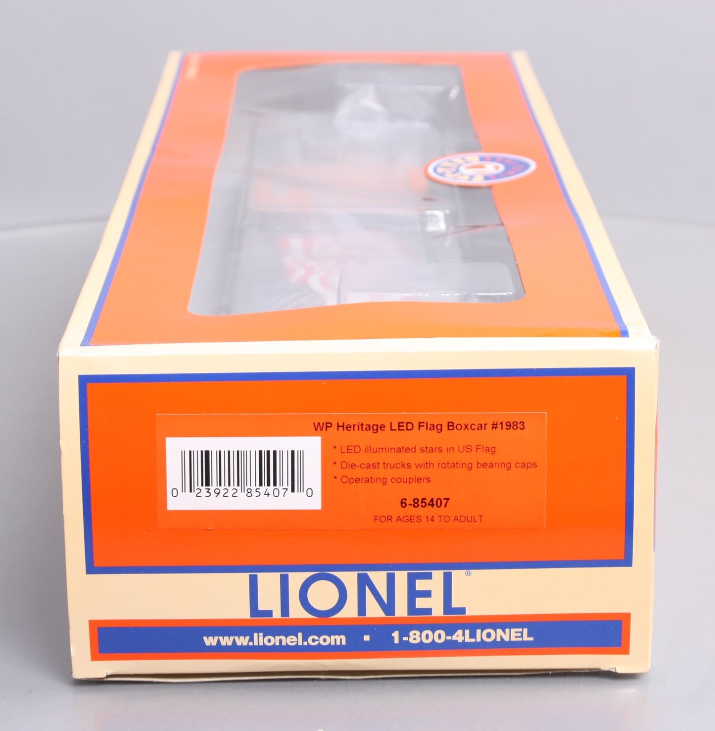 Lionel 6-85407 O Western Pacific Heritage LED Flag Boxcar #1983