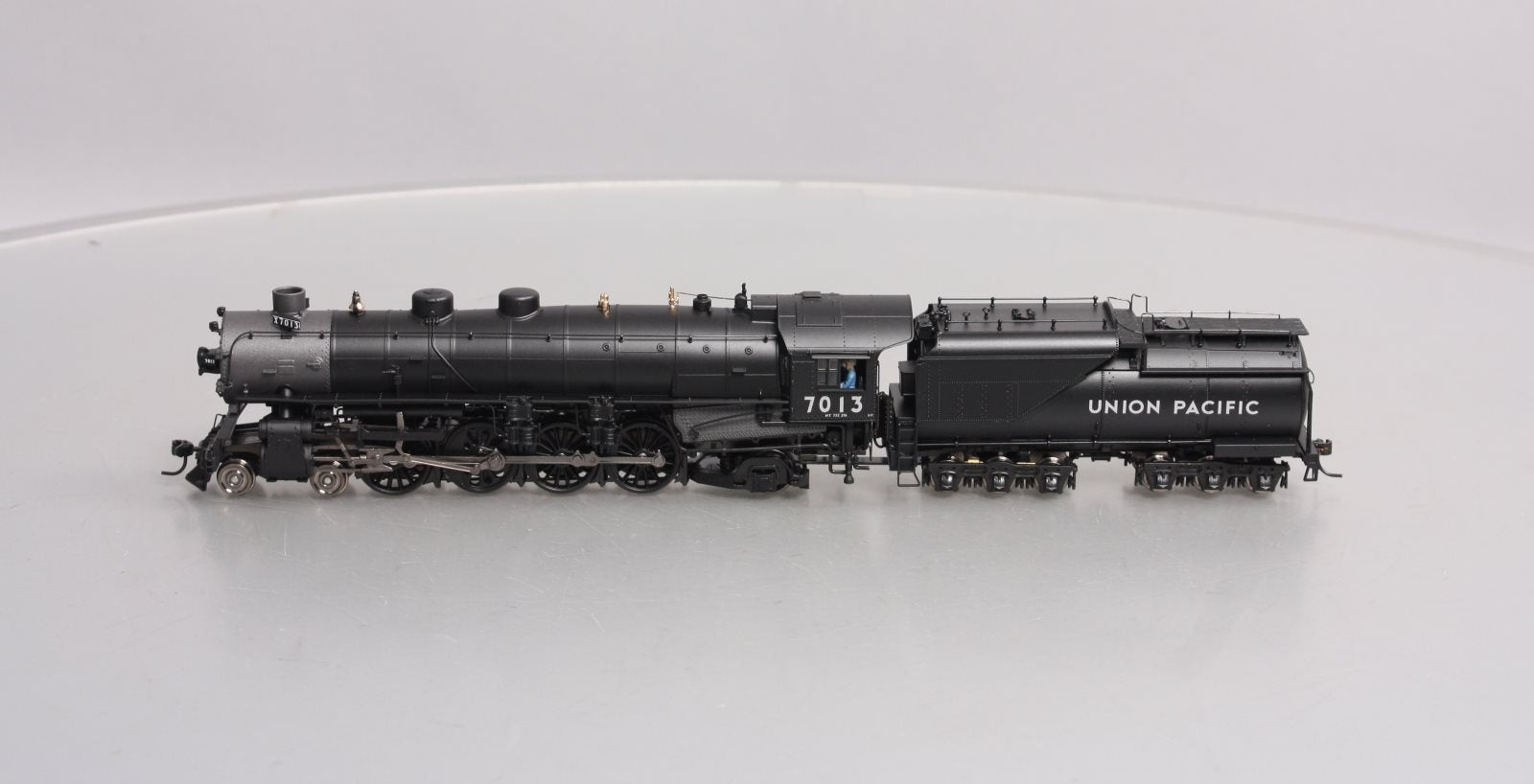 Broadway Limited 2202 HO UP Class MT-73 4-8-2 with Oil Tender #7013 w/ DCC