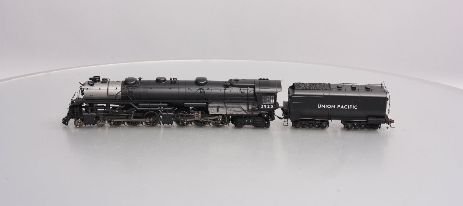 Athearn G97240 HO UP CSA-2 Class 4-6-6-4 Steam Locomotive with DCC/Sound #3923