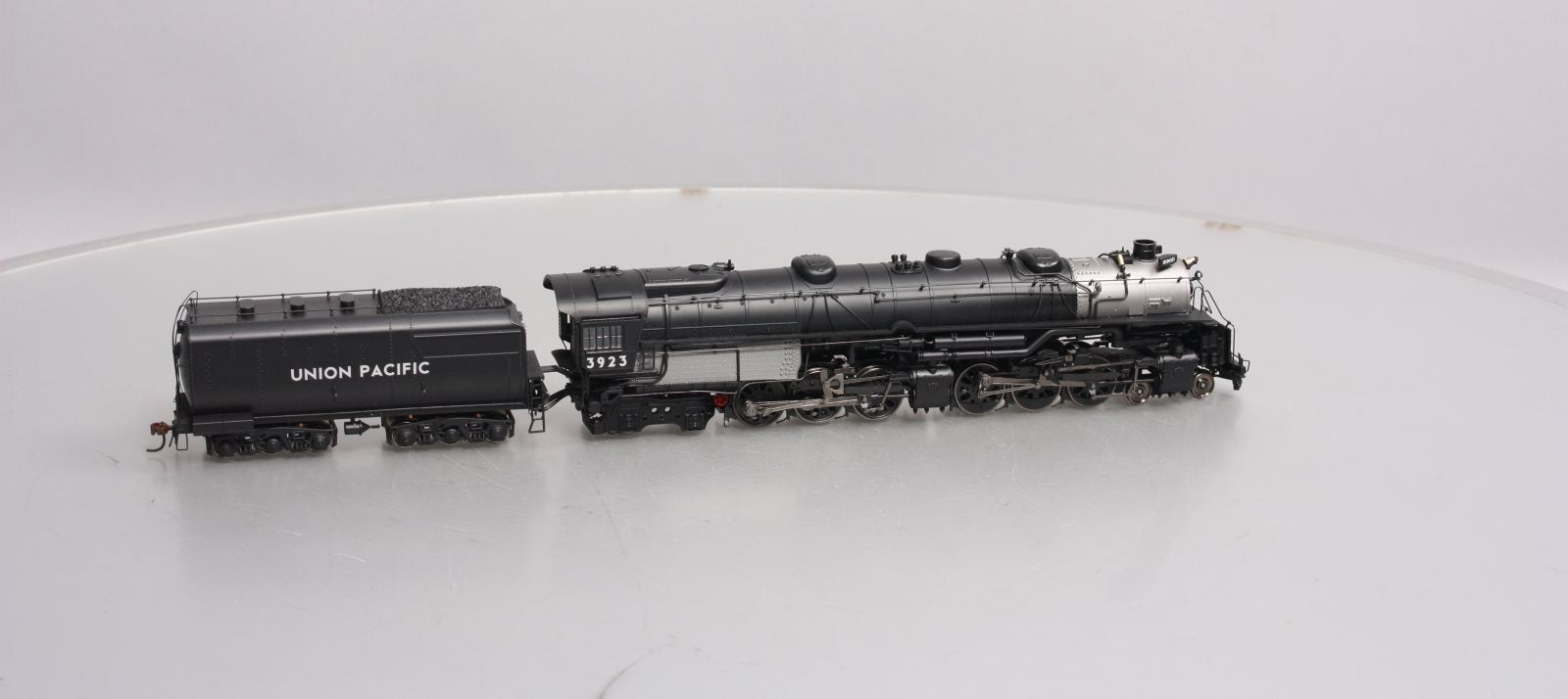 Athearn G97240 HO UP CSA-2 Class 4-6-6-4 Steam Locomotive with DCC/Sound #3923