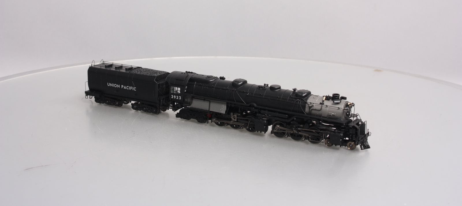 Athearn G97240 HO UP CSA-2 Class 4-6-6-4 Steam Locomotive with DCC/Sound #3923