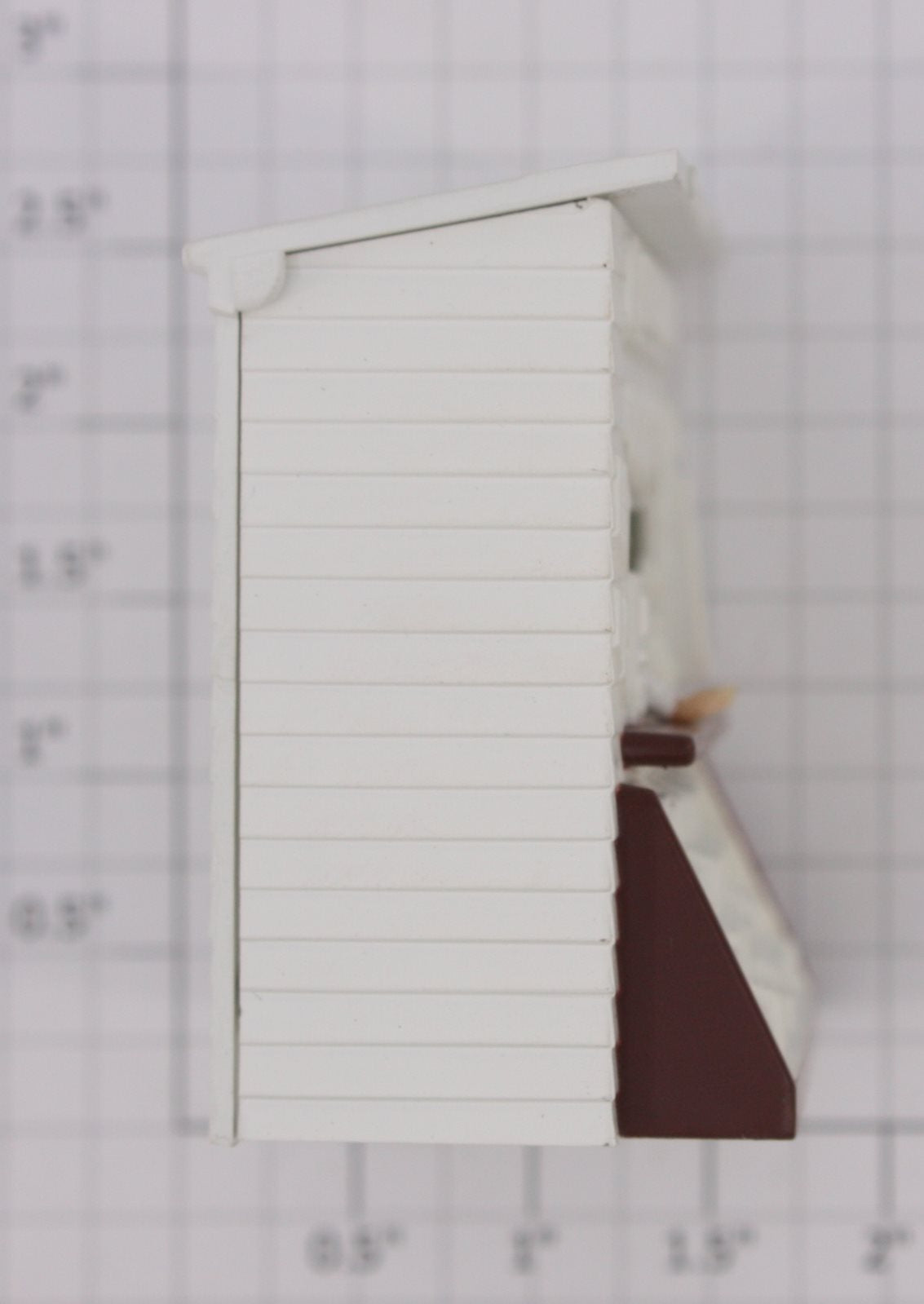 Lionel 22191-464 K-Line Operating Passenger Station Newstand