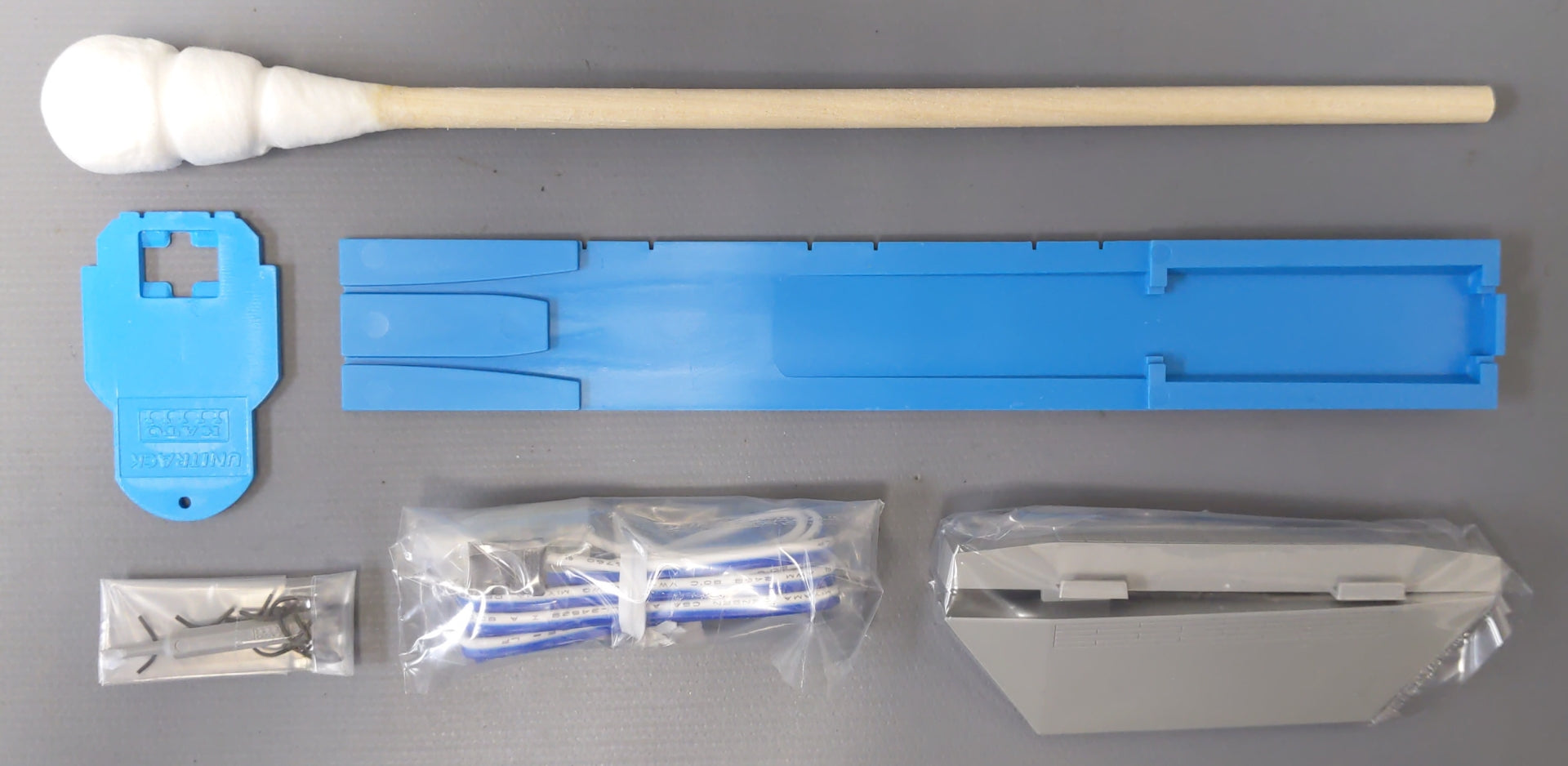 Kato 106-0046 N Scale C&NW 400 Diesel Passenger Starter Set (Set of 6)