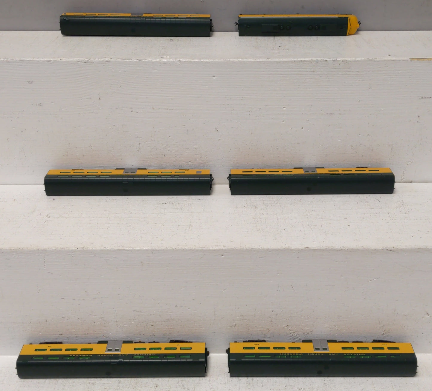 Kato 106-0046 N Scale C&NW 400 Diesel Passenger Starter Set (Set of 6)