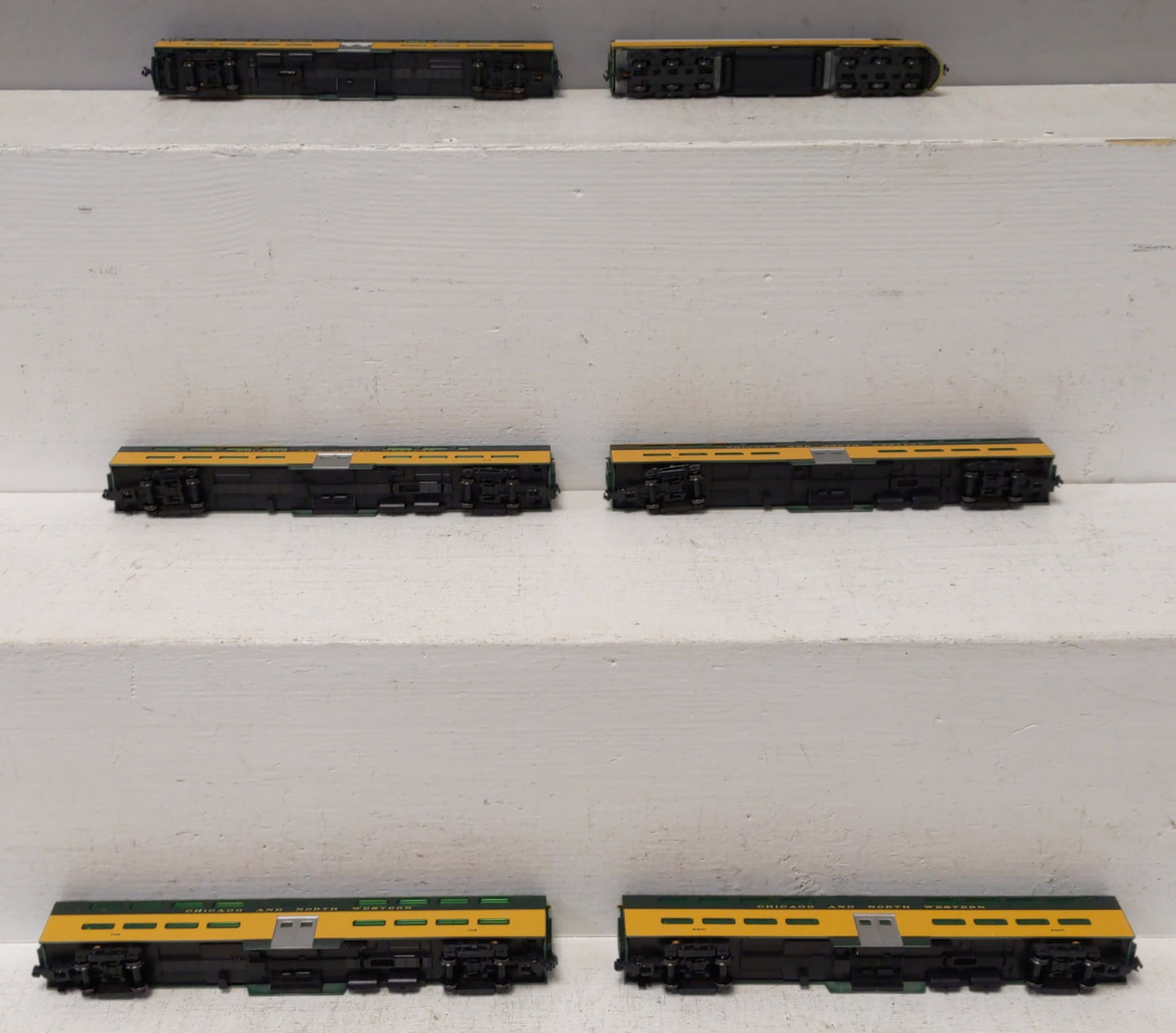 Kato 106-0046 N Scale C&NW 400 Diesel Passenger Starter Set (Set of 6)
