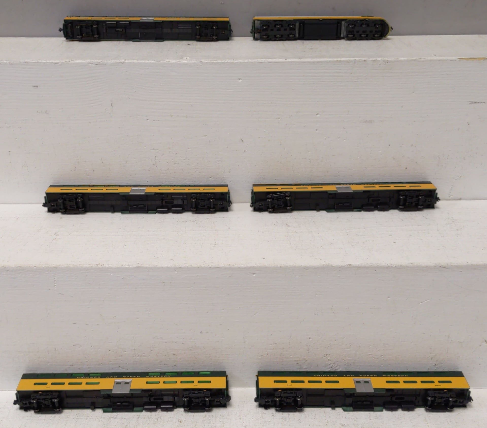 Kato 106-0046 N Scale C&NW 400 Diesel Passenger Starter Set (Set of 6)