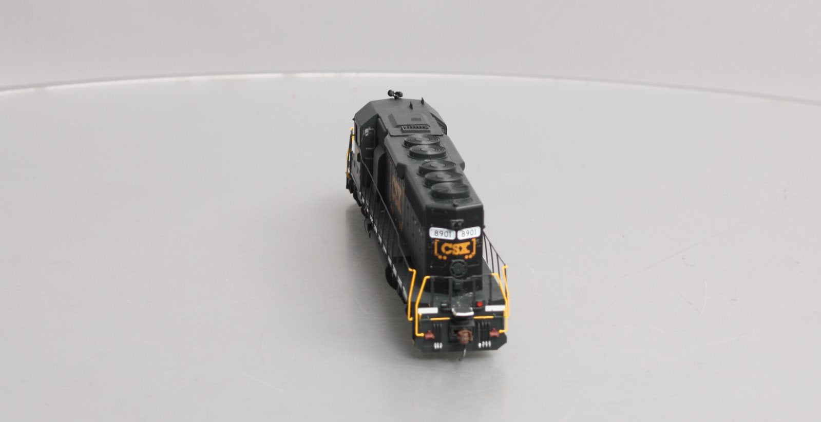 Athearn 88599 HO CSX/Boxcar Logo RTR SD40 Diesel Locomotive w/DCC & Sound #8901