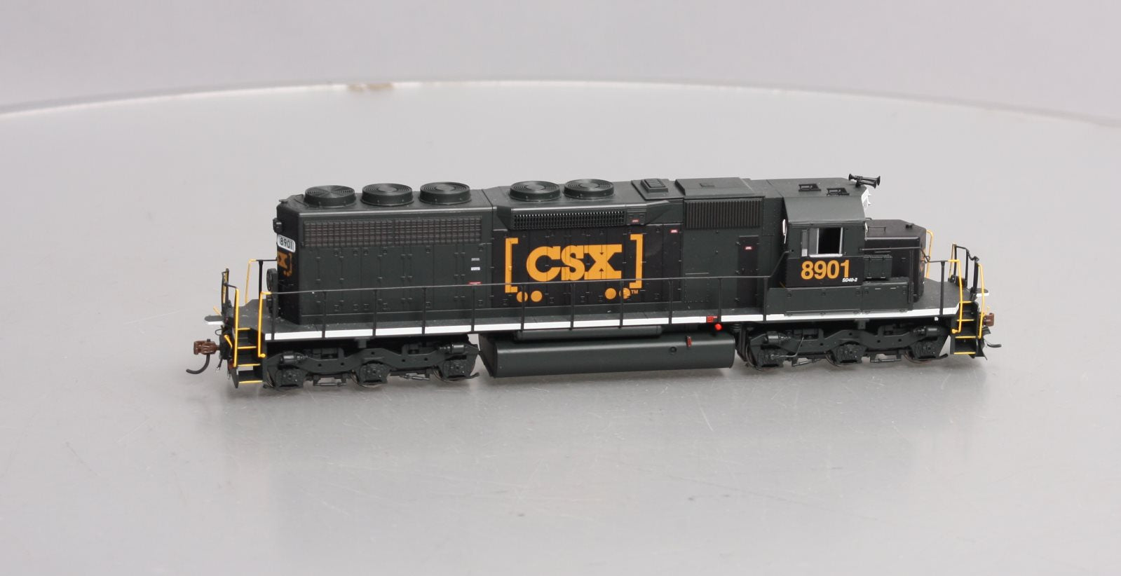 Athearn 88599 HO CSX/Boxcar Logo RTR SD40 Diesel Locomotive w/DCC & Sound #8901