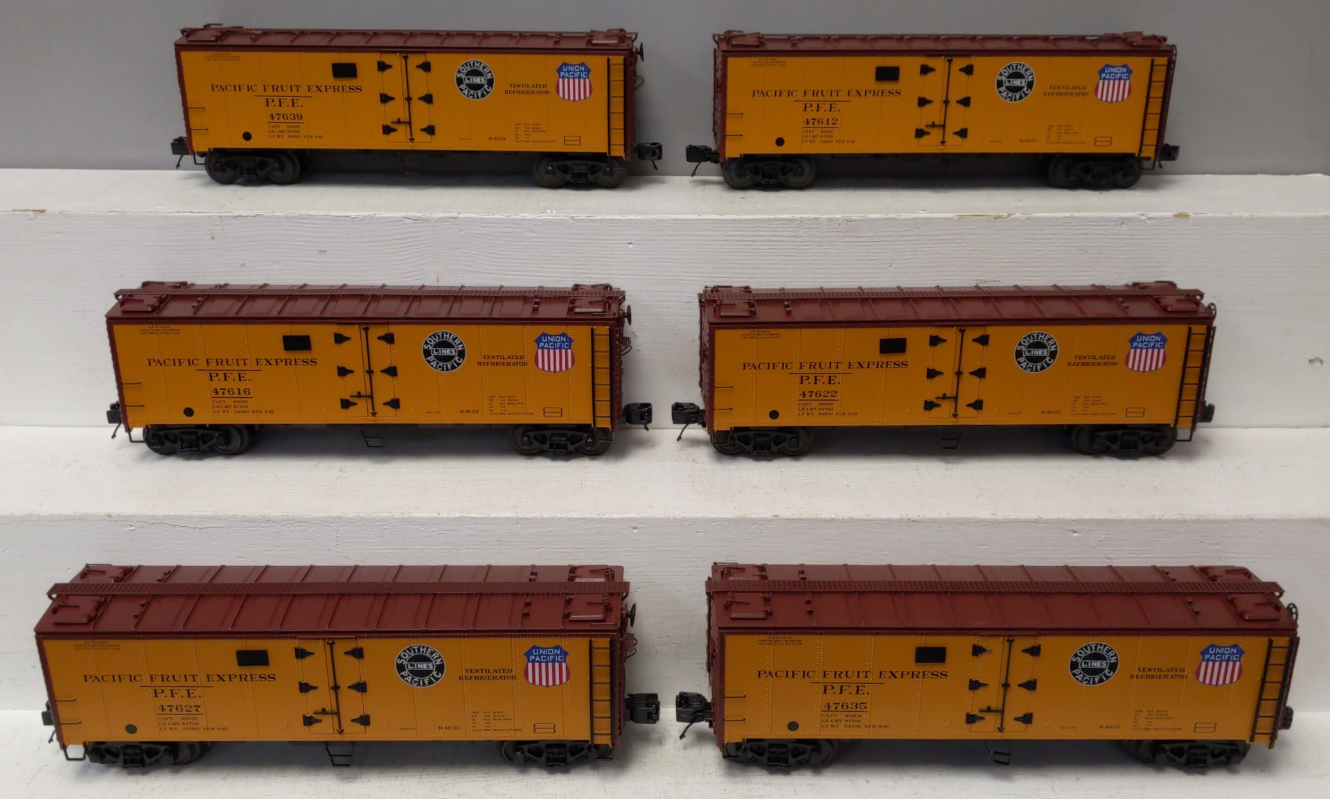 MTH 20-90647 O Pacific Fruit Express 40' Steel Sided Reefer 6-Car Set NIB