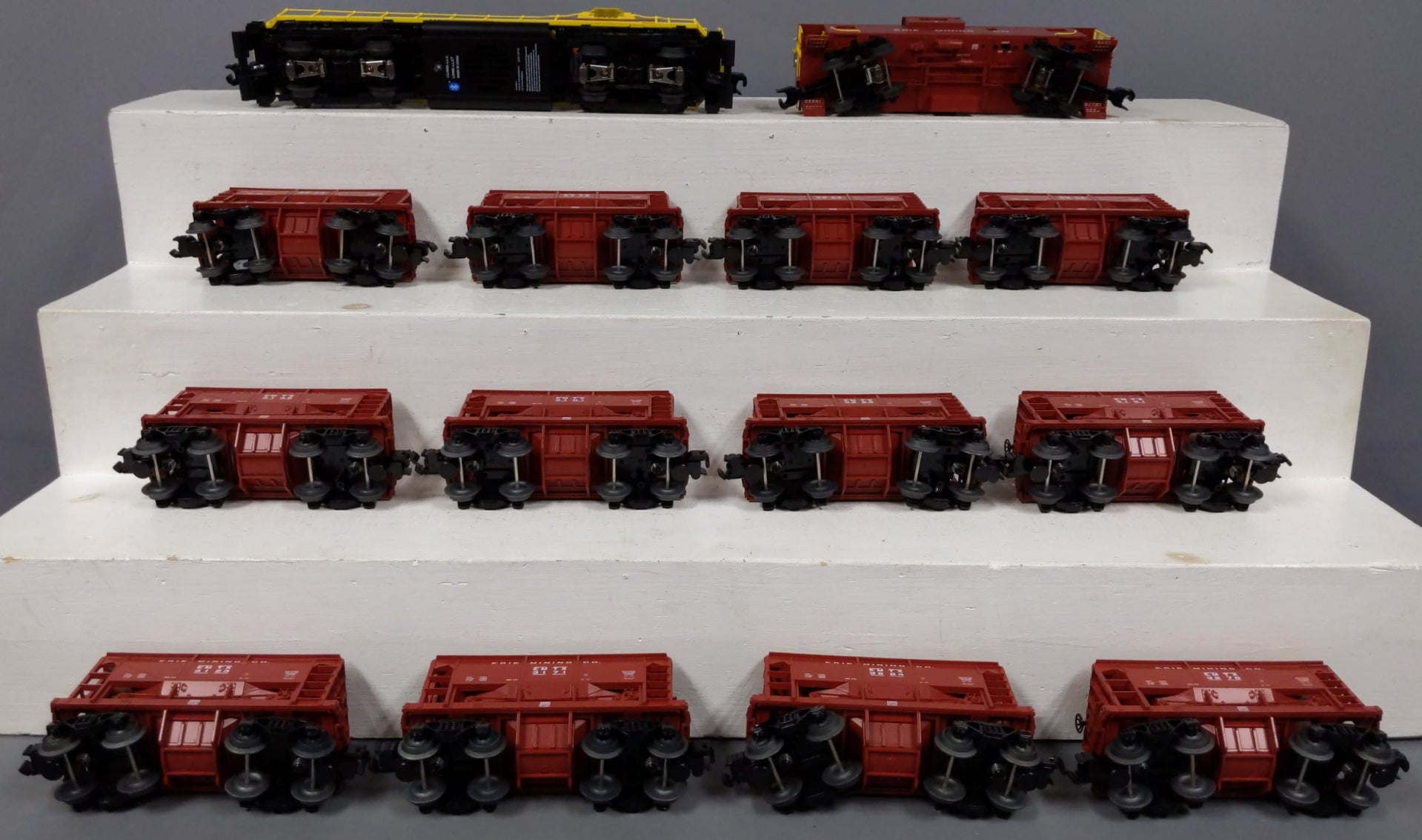 Lionel 1922090 Erie Mining Company O Gauge Diesel Train Set with Bluetooth