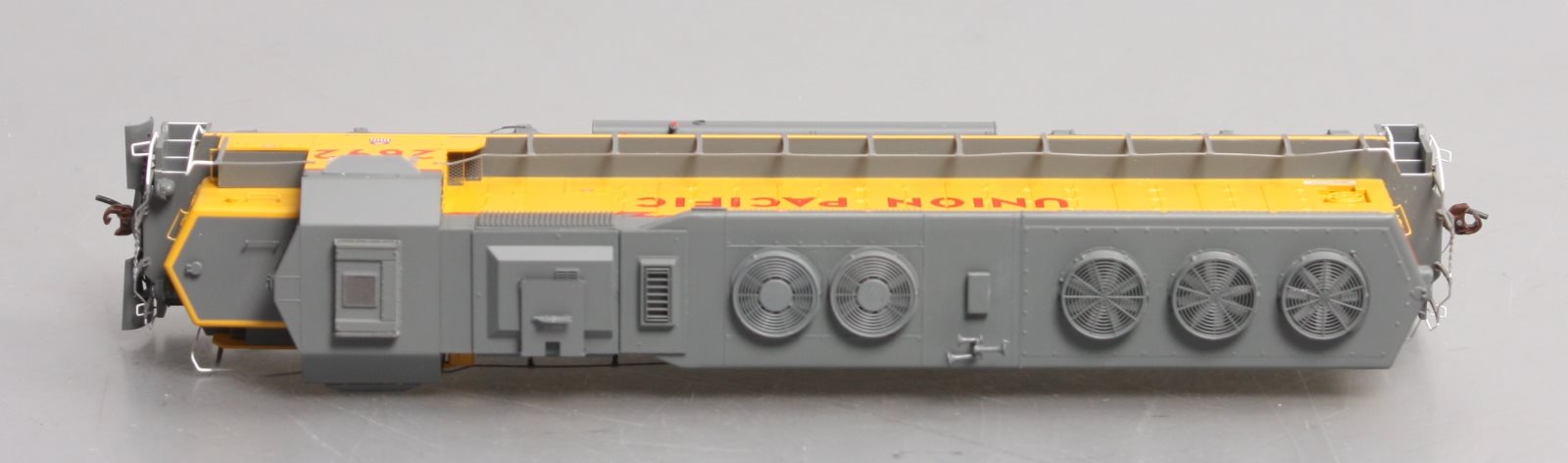 Athearn 65016 HO Union Pacific SD45 Diesel Locomotive #2692