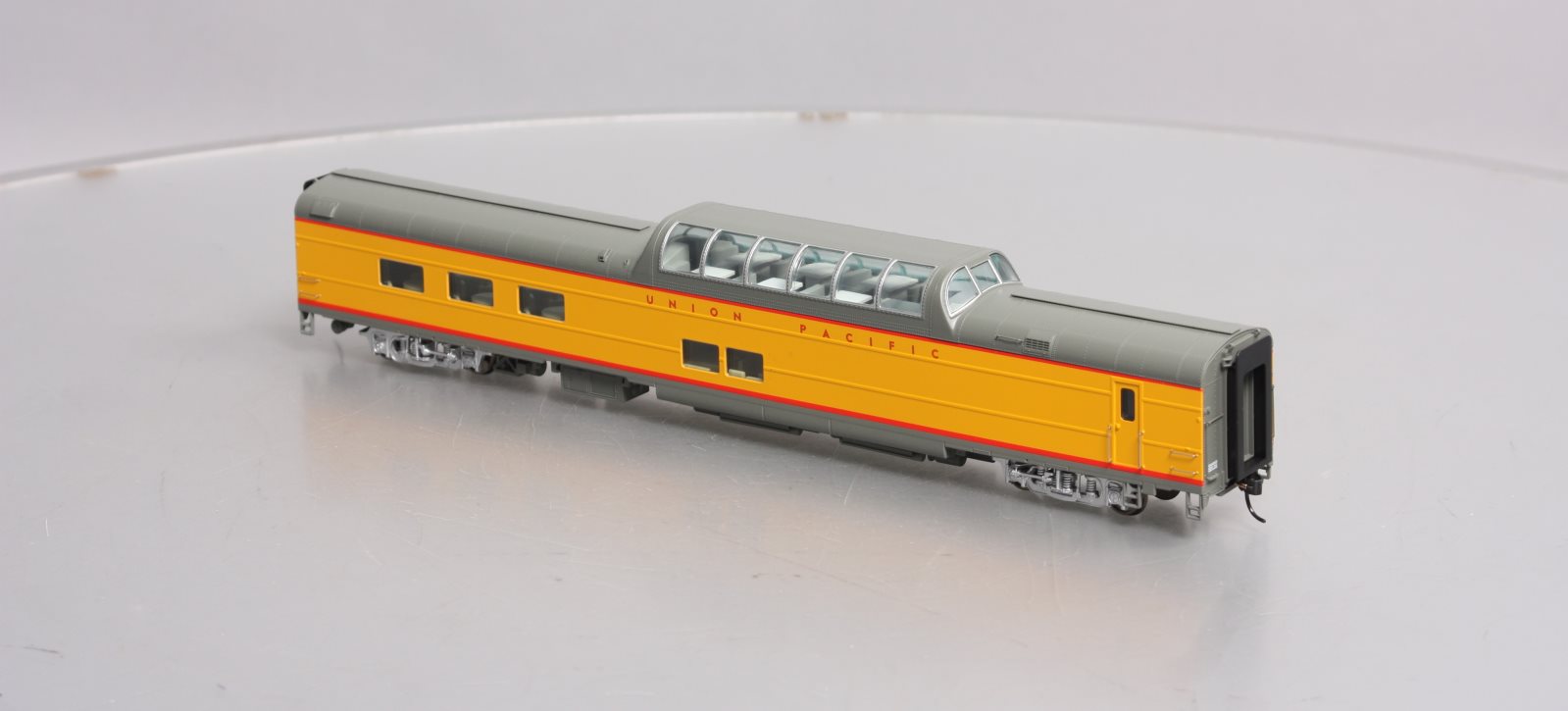 Walthers 920-9536 HO UP 85' ACF Dome-Diner Passenger Car
