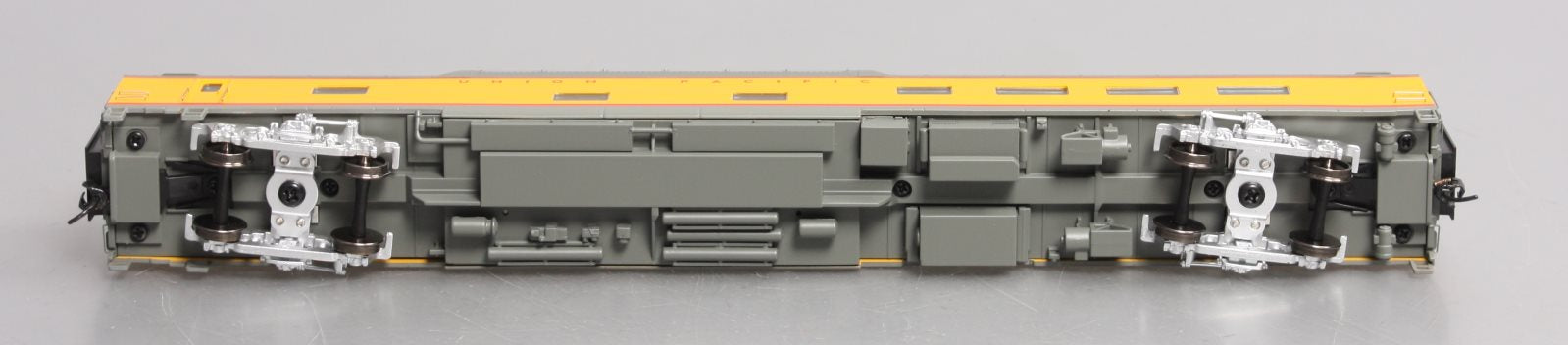 Walthers 920-9536 HO UP 85' ACF Dome-Diner Passenger Car