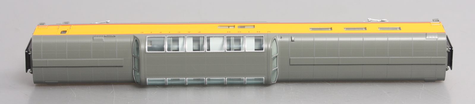 Walthers 920-9536 HO UP 85' ACF Dome-Diner Passenger Car