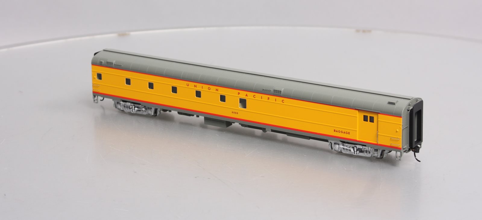 Walthers 920-9541 HO Scale UP ACF Bag-Dorm Passenger Cars #6000