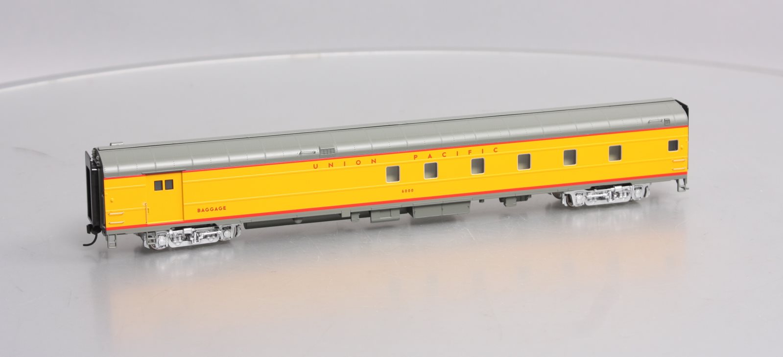 Walthers 920-9541 HO Scale UP ACF Bag-Dorm Passenger Cars #6000
