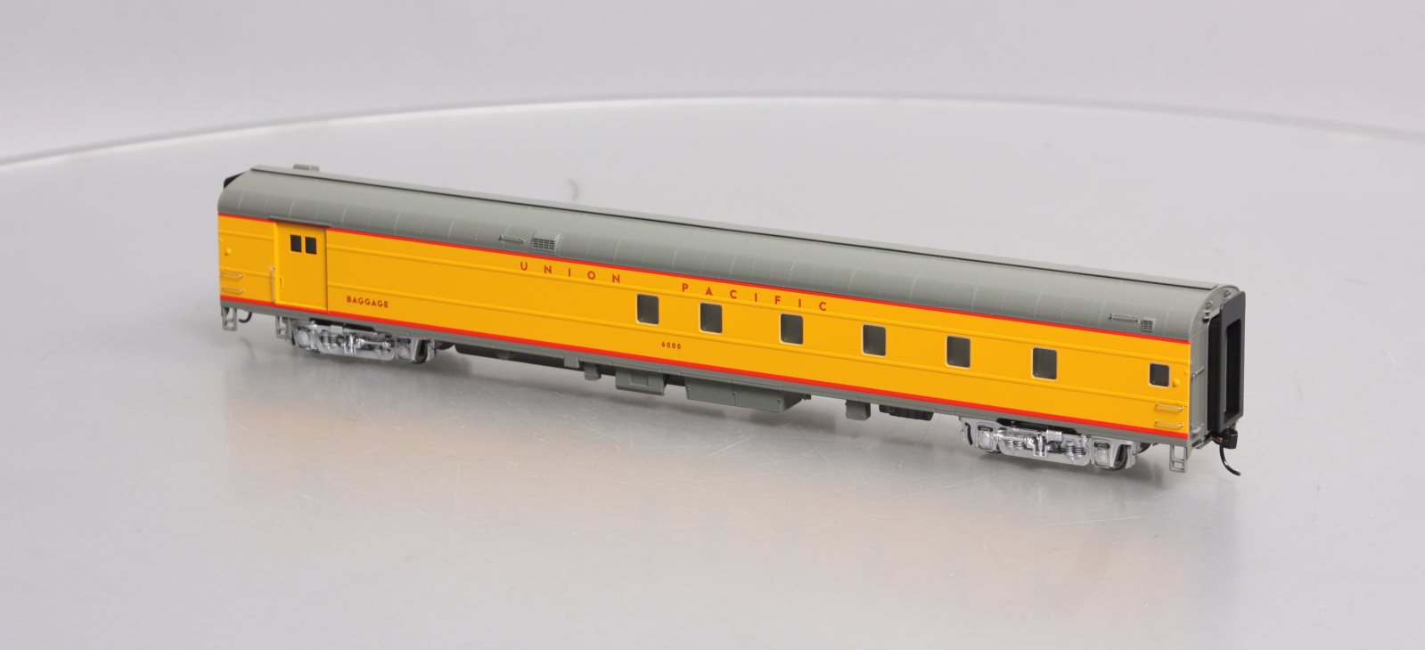 Walthers 920-9541 HO Scale UP ACF Bag-Dorm Passenger Cars #6000