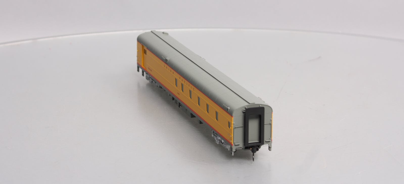 Walthers 920-9541 HO Scale UP ACF Bag-Dorm Passenger Cars #6000