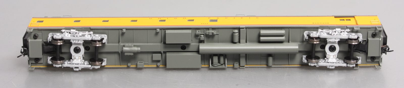 Walthers 920-9541 HO Scale UP ACF Bag-Dorm Passenger Cars #6000