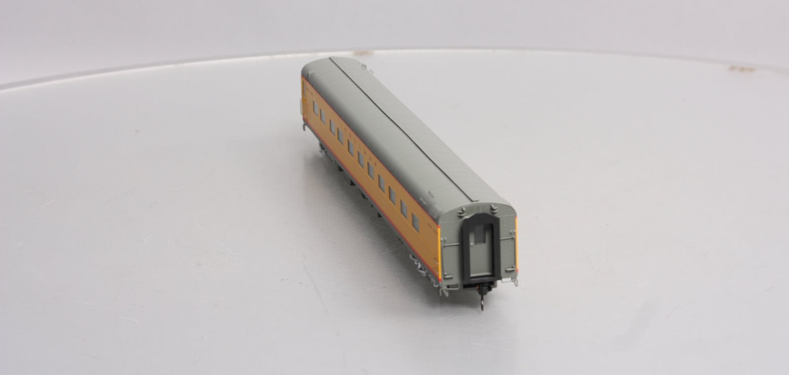 Walthers 920-9538 HO Scale UP 85' P-S Placid Series 11-DB Sleeper Passenger Car