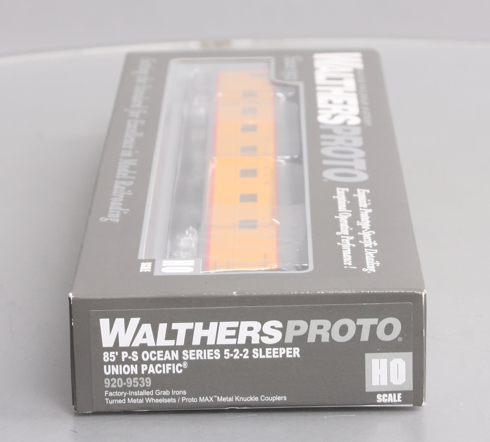 Walthers 920-9539 HO UP City of Los Angeles 85' Pullman-Standard 5-2-2 Sleeper