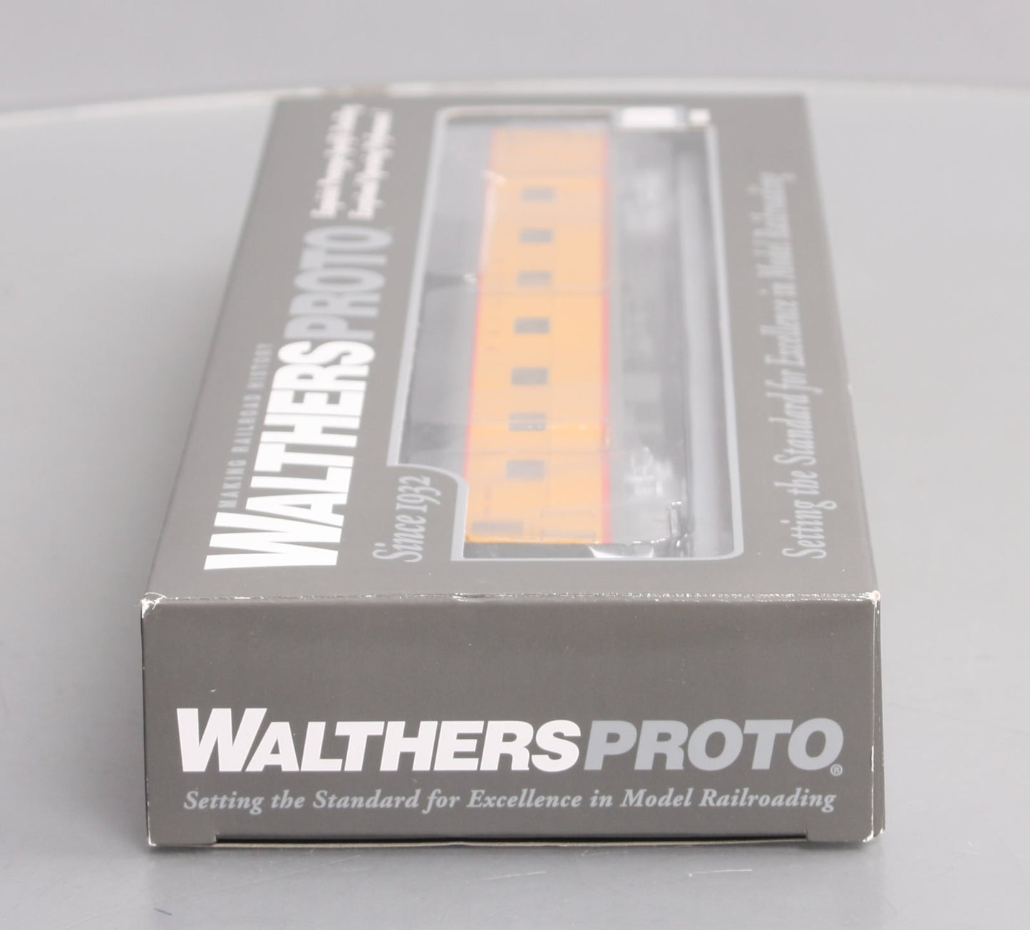 Walthers 920-9539 HO UP City of Los Angeles 85' Pullman-Standard 5-2-2 Sleeper
