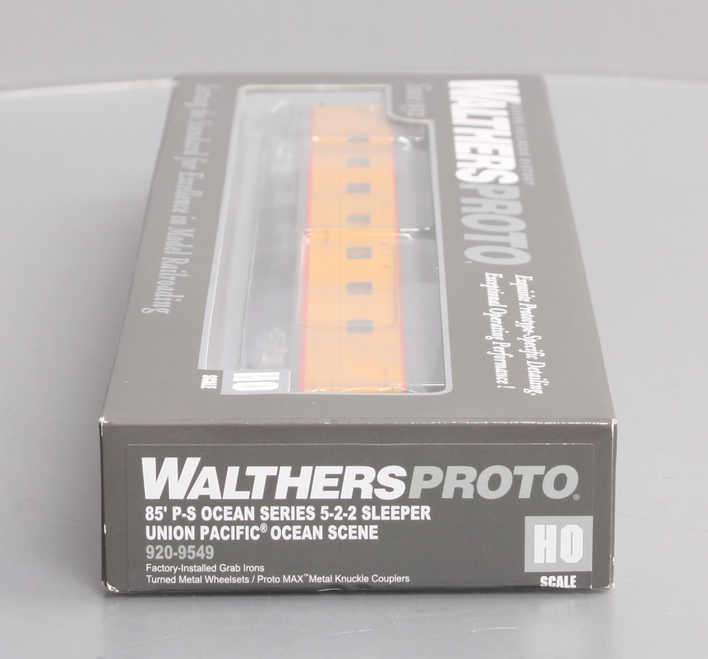 Walthers 920-9549 HO Scale UP 85' P-S "Ocean Scene" 5-2-2 Sleeper Car