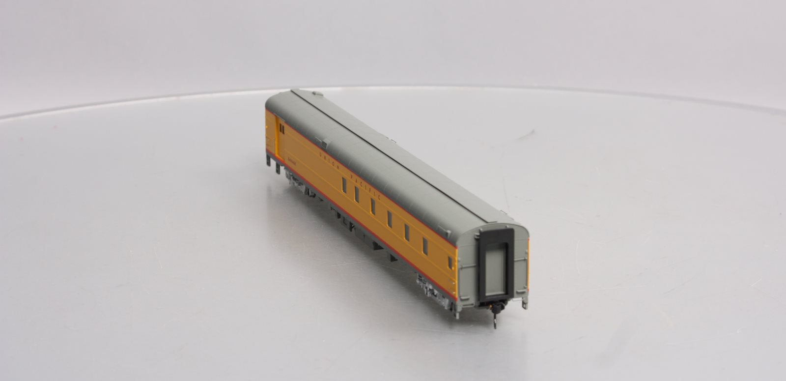Walthers 920-9531 HO Scale Union Pacific 85' ACF Baggage-Dormitory Car