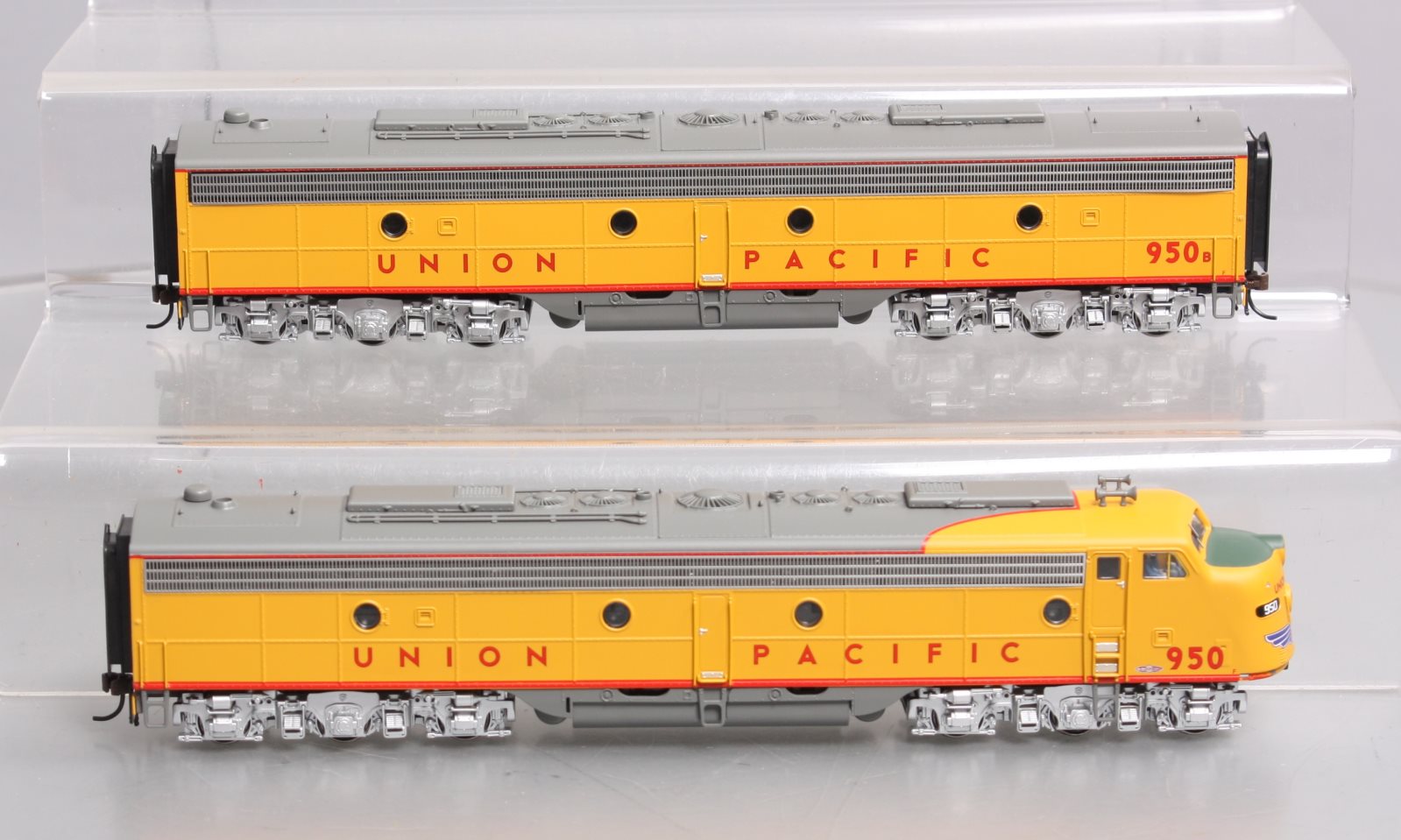 Broadway Limited 2351 HO Union Pacific EMD E8 Powered A & Dummy B #950 w/DCC