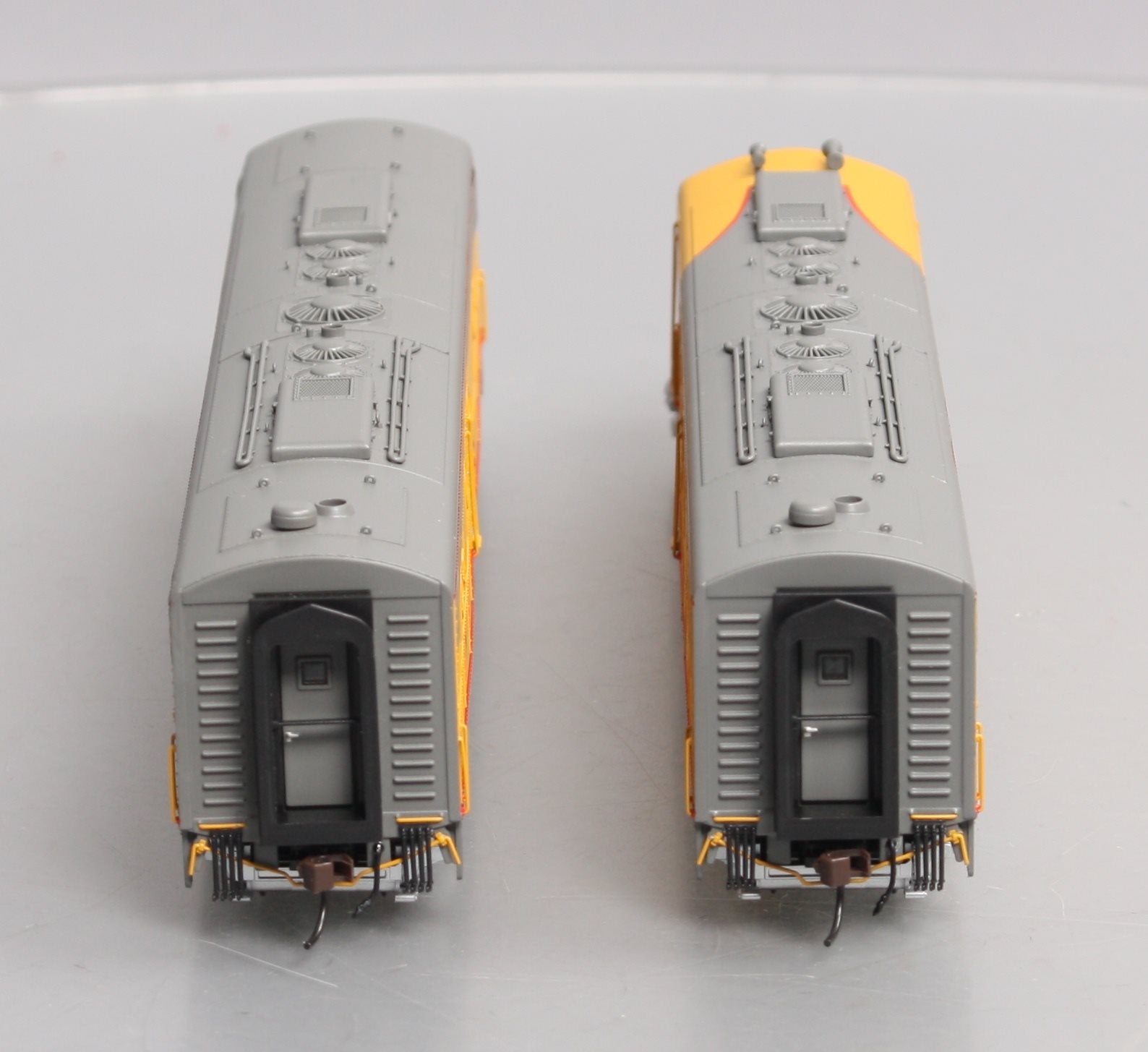 Broadway Limited 2351 HO Union Pacific EMD E8 Powered A & Dummy B #950 w/DCC