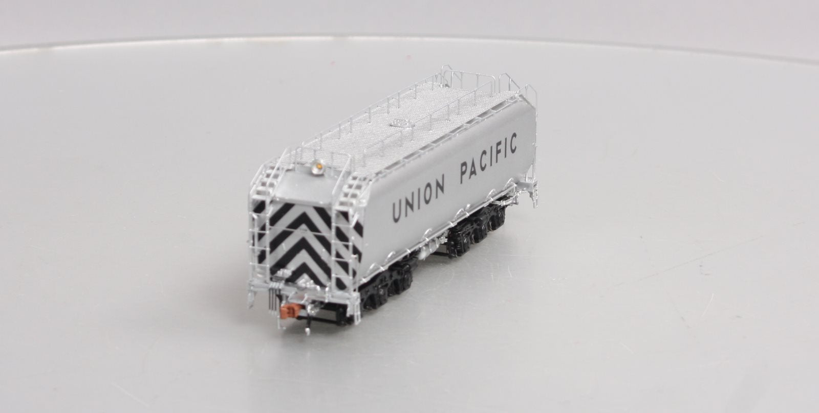 Scale Trains SXT32292 HO Scale UP 24C Un-Numbered Water Tank