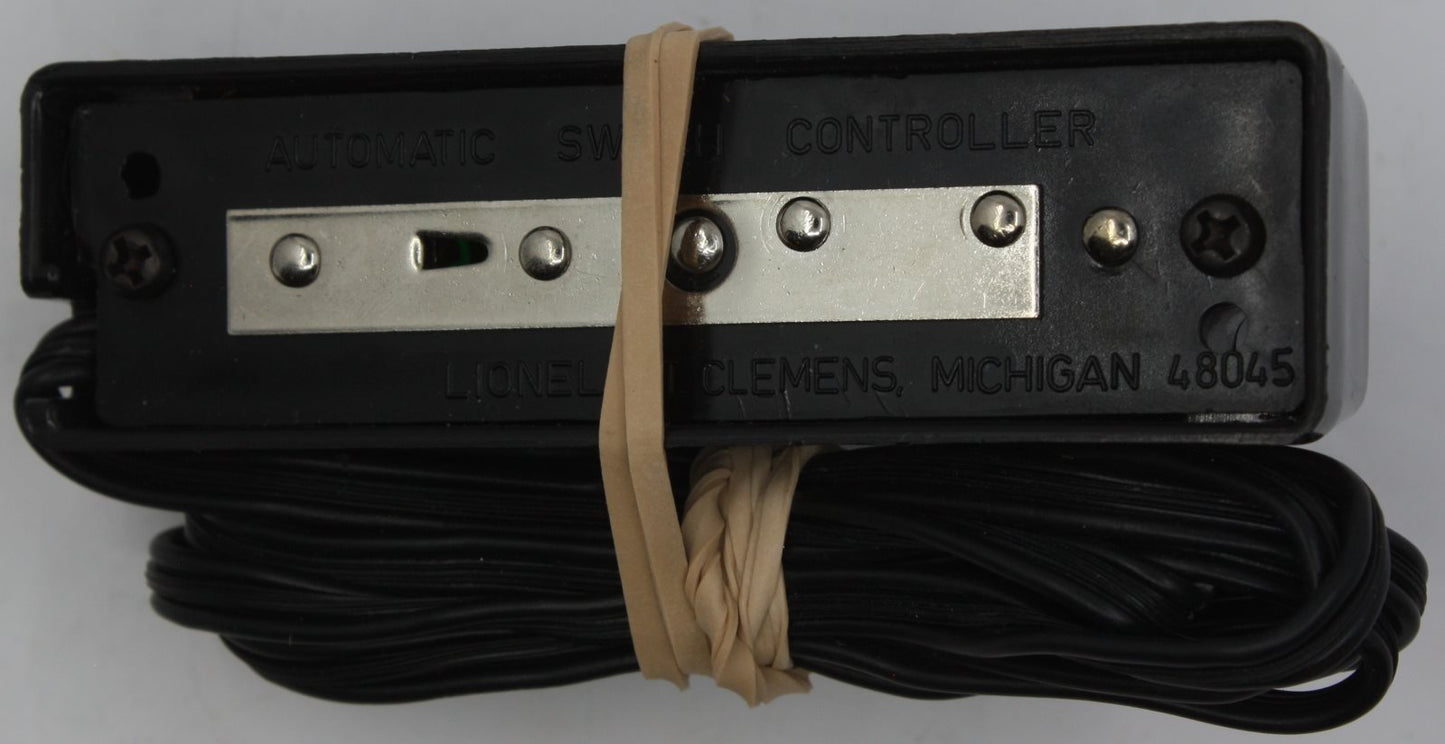 Lionel 5122-2 Black Switch Controller with Wire and Bayonet Base Bulbs