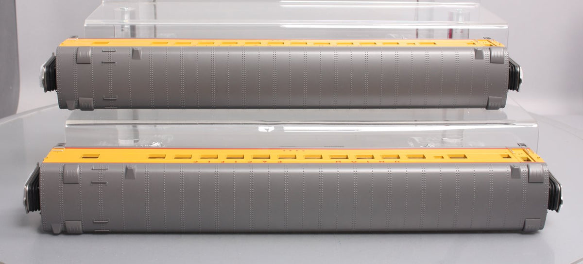 MTH 20-3579B O Union Pacific 70' Streamlined Coach Passenger Set (Set of 2) LN/Box