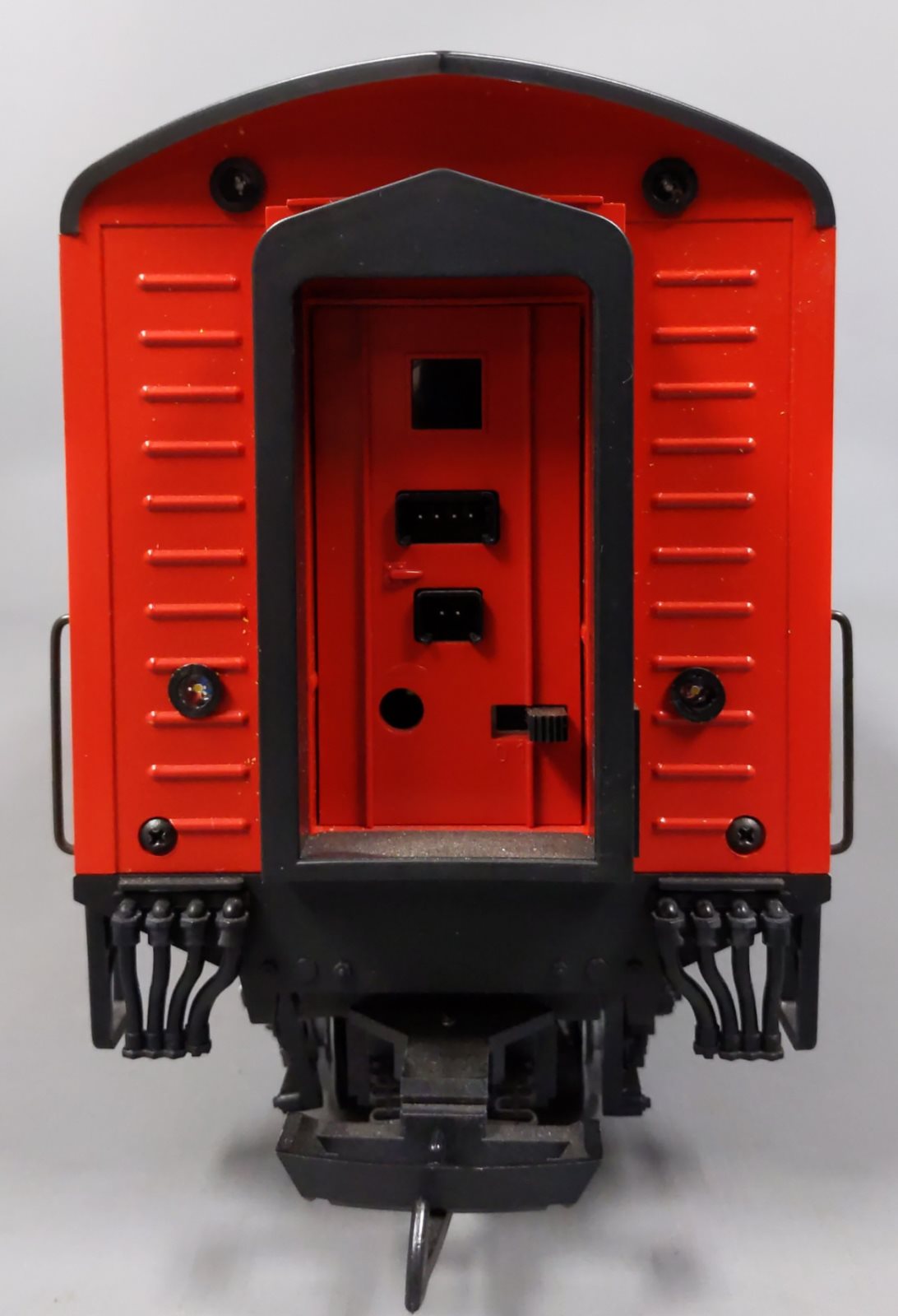 LGB 24588 G Scale Southern Pacific "Daylight" F7B Diesel Locomotive #8230 LN/Box
