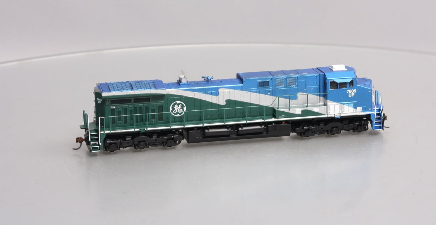 Athearn 78979 HO Scale Union Pacific Diesel Locomotive # 7605
