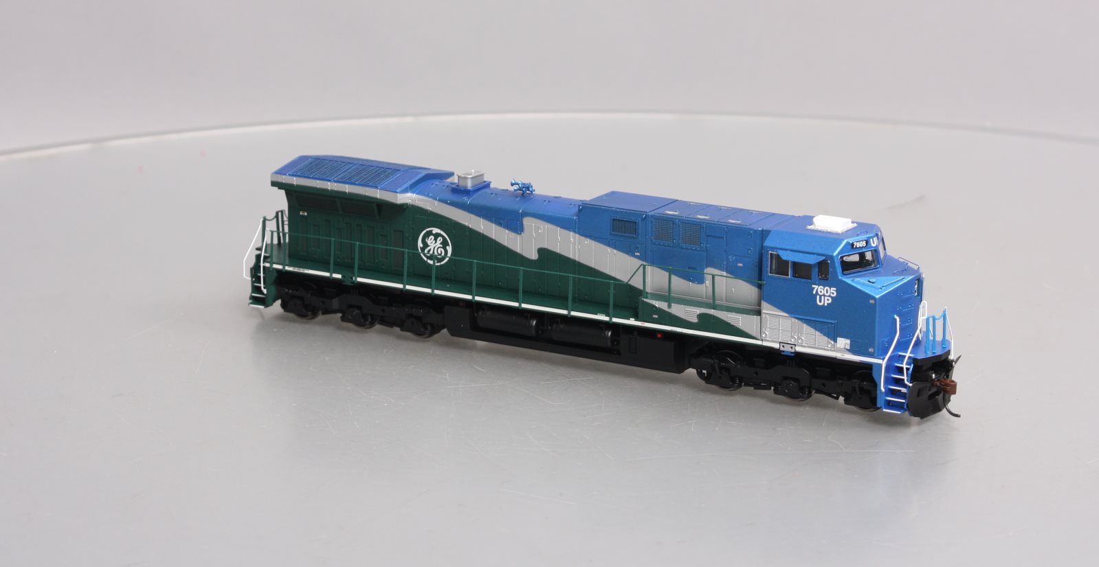 Athearn 78979 HO Scale Union Pacific Diesel Locomotive # 7605
