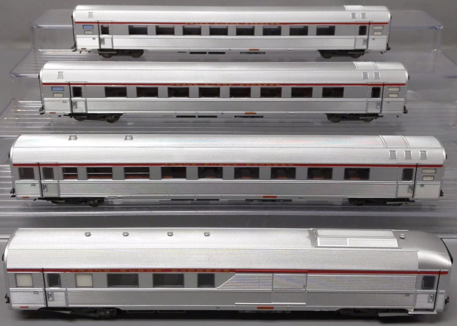 Marklin 41874 HO Scale SNCB/SNCF Tee Passenger Set