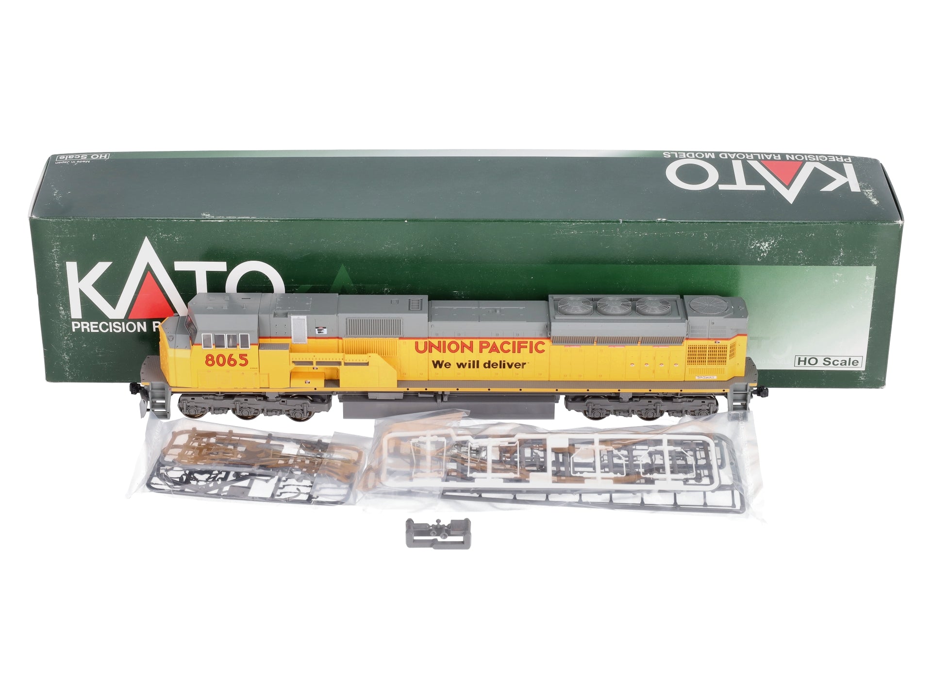 Kato 37-6363 HO Scale Union Pacific SD90/43MAC Diesel Locomotive #8065
