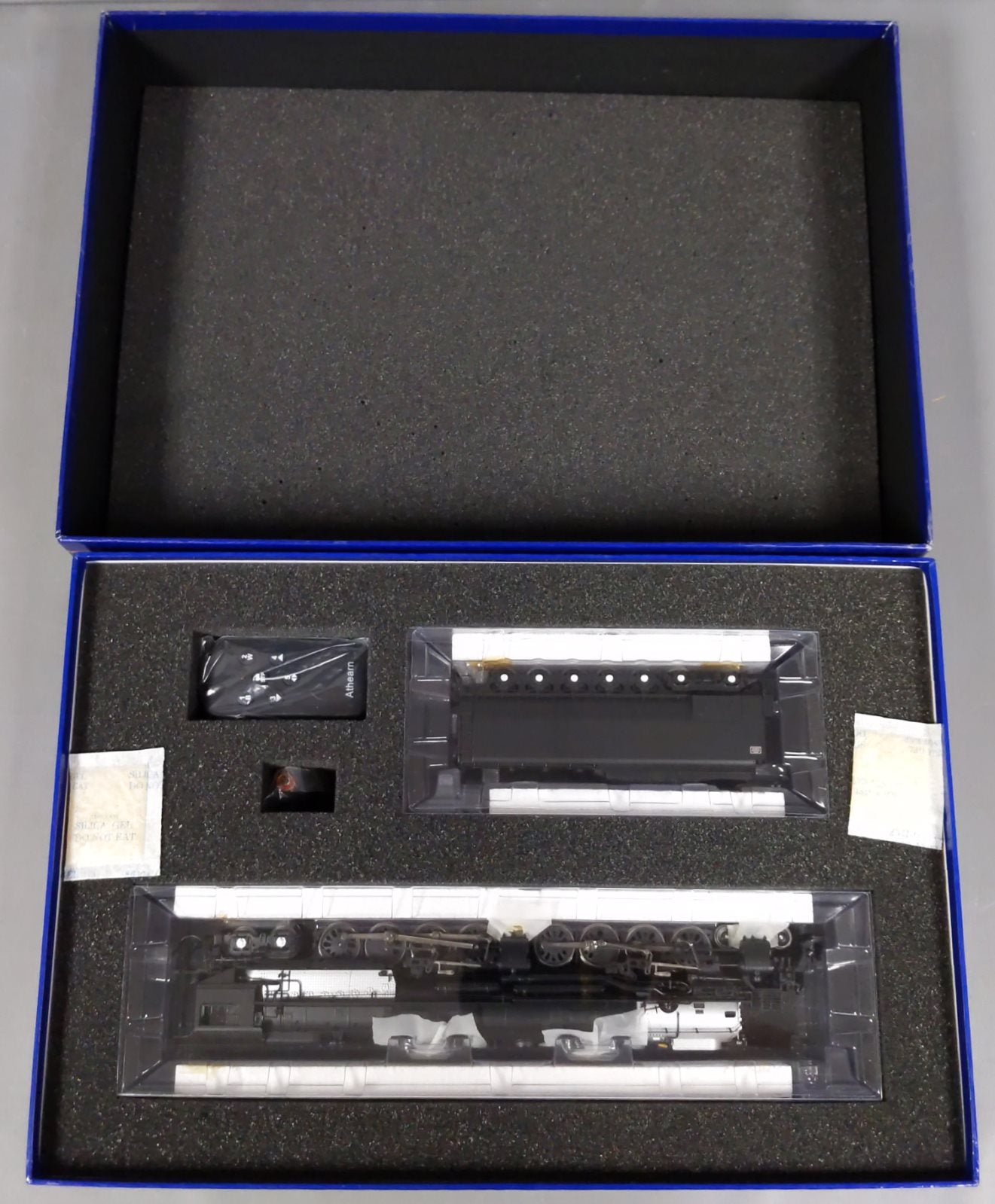 Athearn G9150 HO Unlettered 4-8-8-4 Big Boy with DCC/Sound