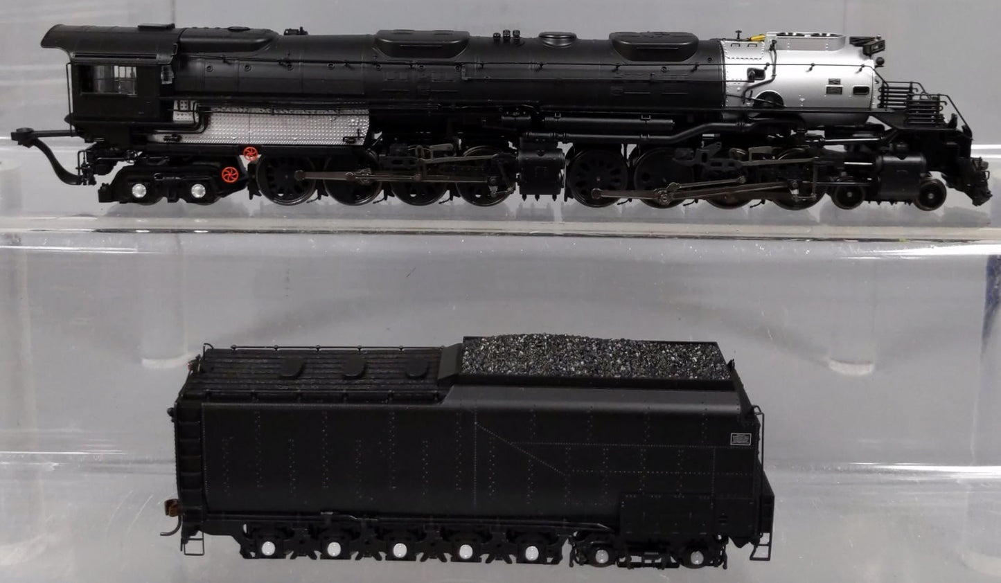 Athearn G9150 HO Unlettered 4-8-8-4 Big Boy with DCC/Sound