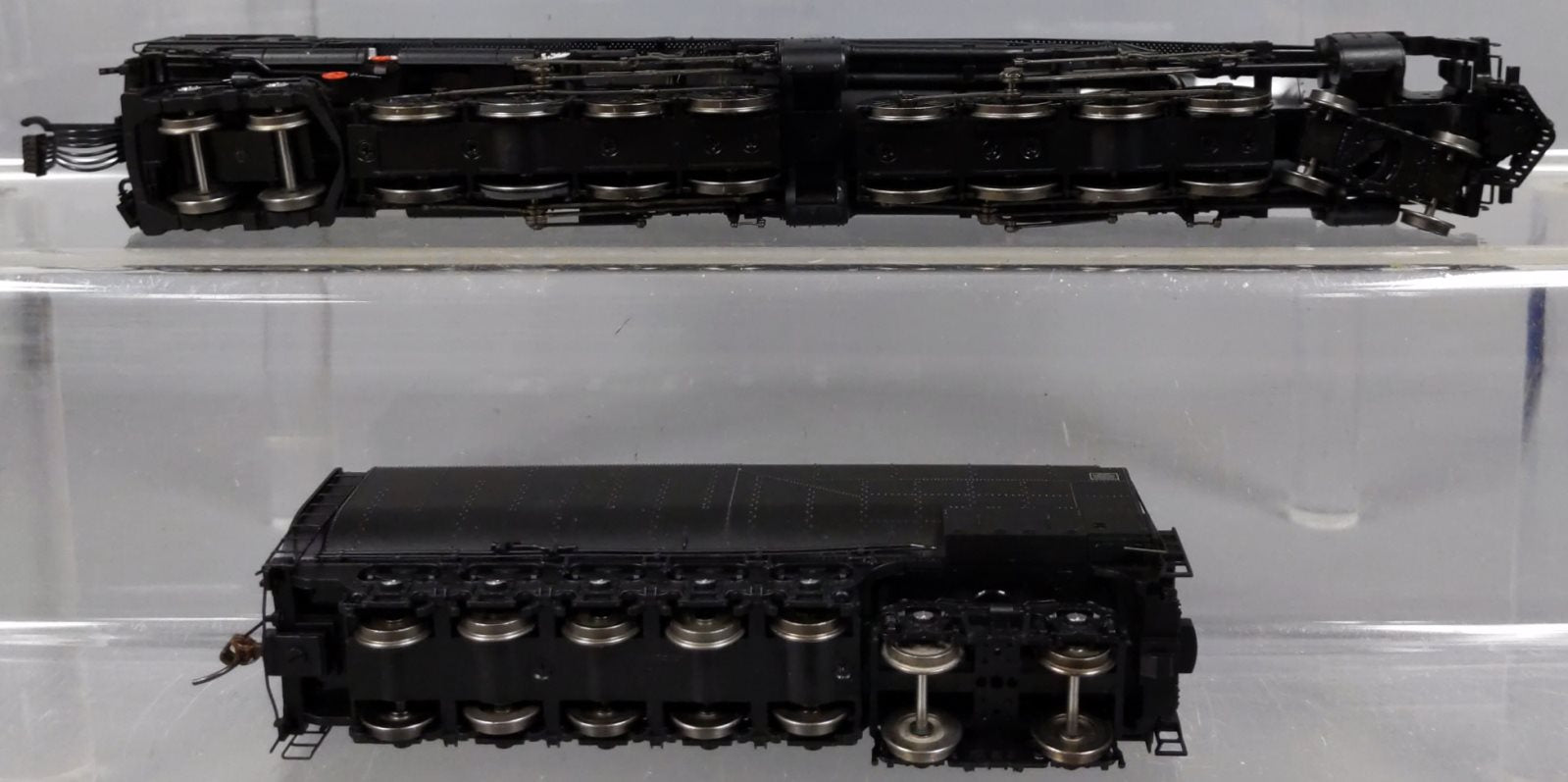 Athearn G9150 HO Unlettered 4-8-8-4 Big Boy with DCC/Sound