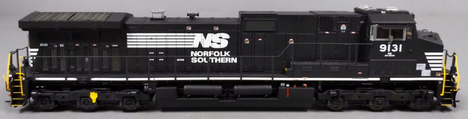 Athearn G31538 HO Norfolk Southern G2 Dash 9-44CW Diesel Locomotive #9131