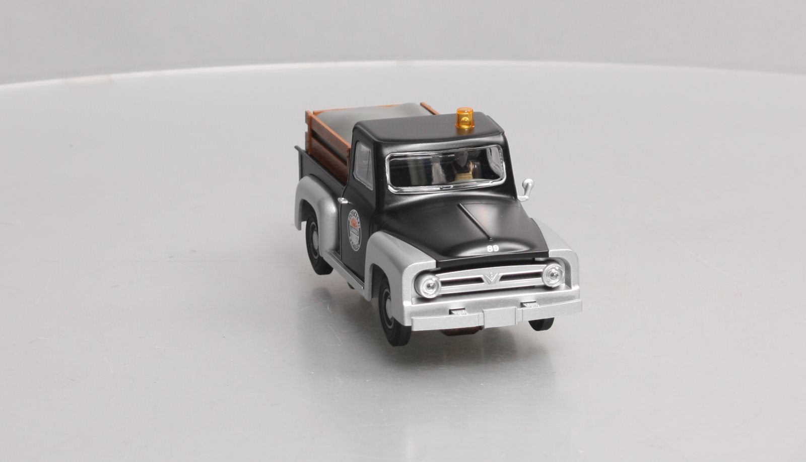 Lionel 6-39541 O Southern Pacific 1955 MOW Pickup Truck w/Railroad Wheels