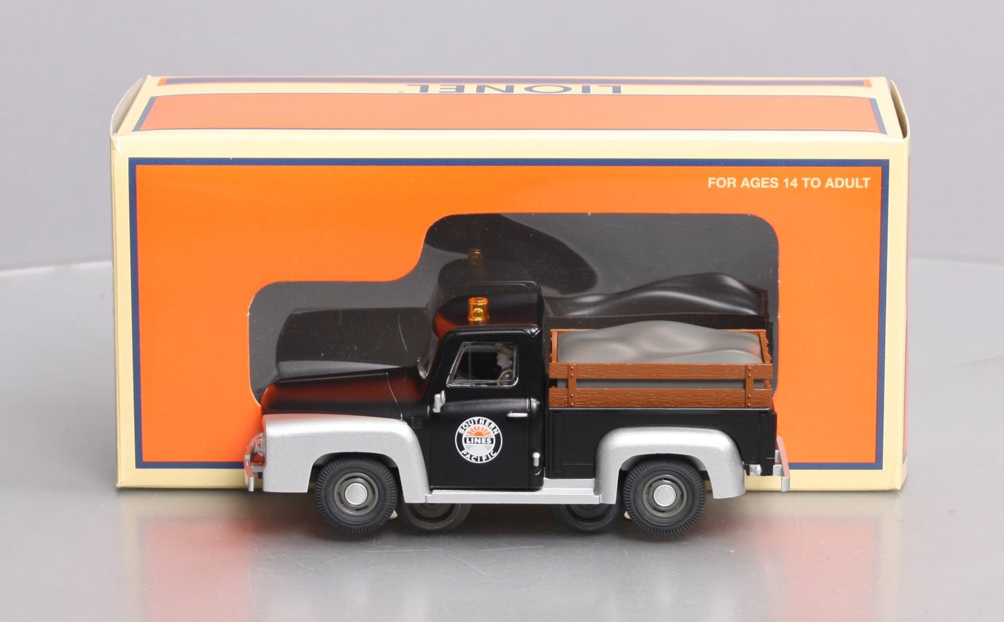 Lionel 6-39541 O Southern Pacific 1955 MOW Pickup Truck w/Railroad Wheels