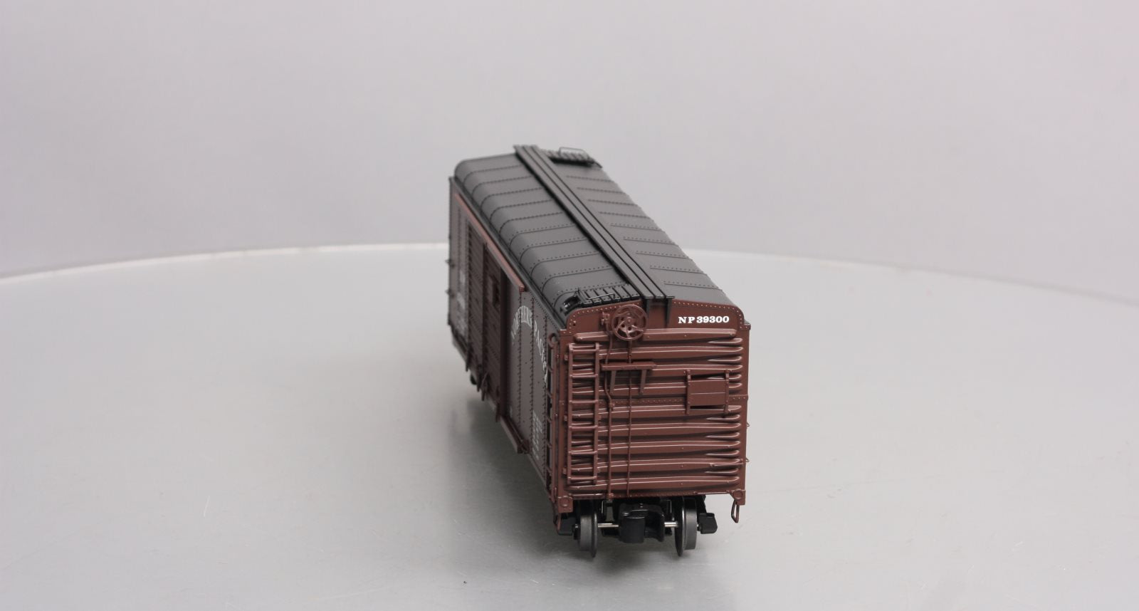 Lionel 6-17738 O Northern Pacific Round Roof DD Boxcar