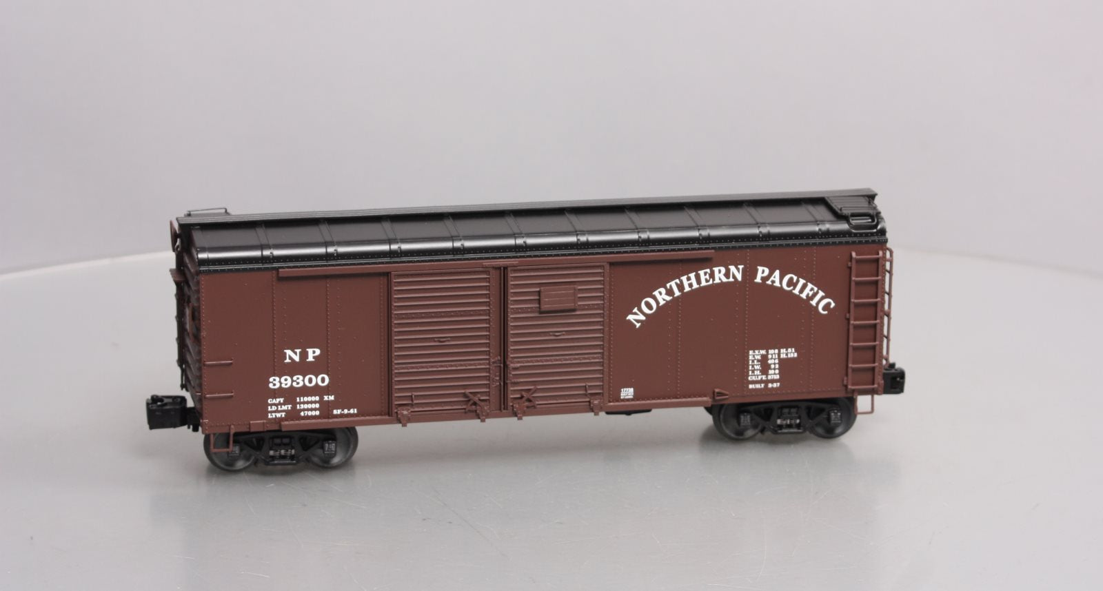 Lionel 6-17738 O Northern Pacific Round Roof DD Boxcar