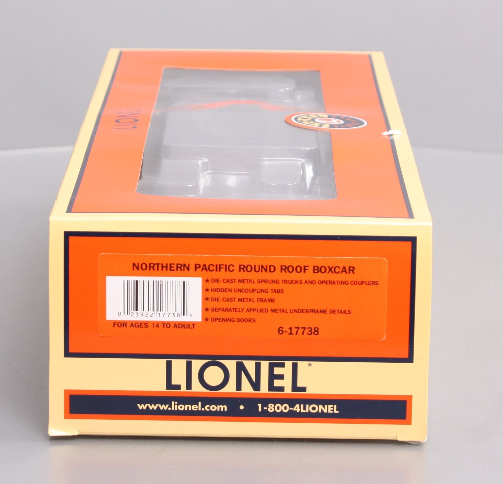 Lionel 6-17738 O Northern Pacific Round Roof DD Boxcar