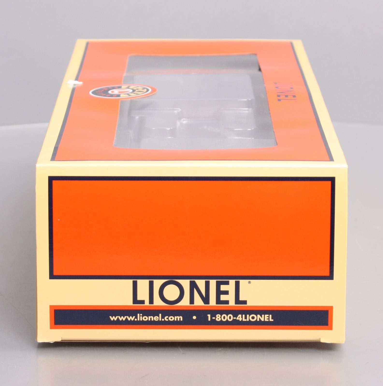 Lionel 6-17738 O Northern Pacific Round Roof DD Boxcar