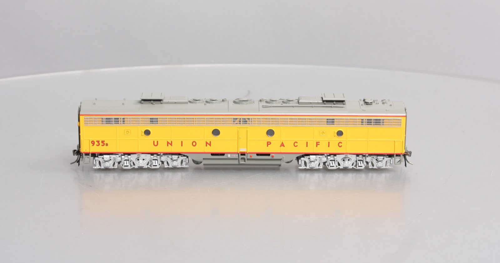 Rapido Trains 28042 HO UP EMD E8B Diesel Locomotive #935B